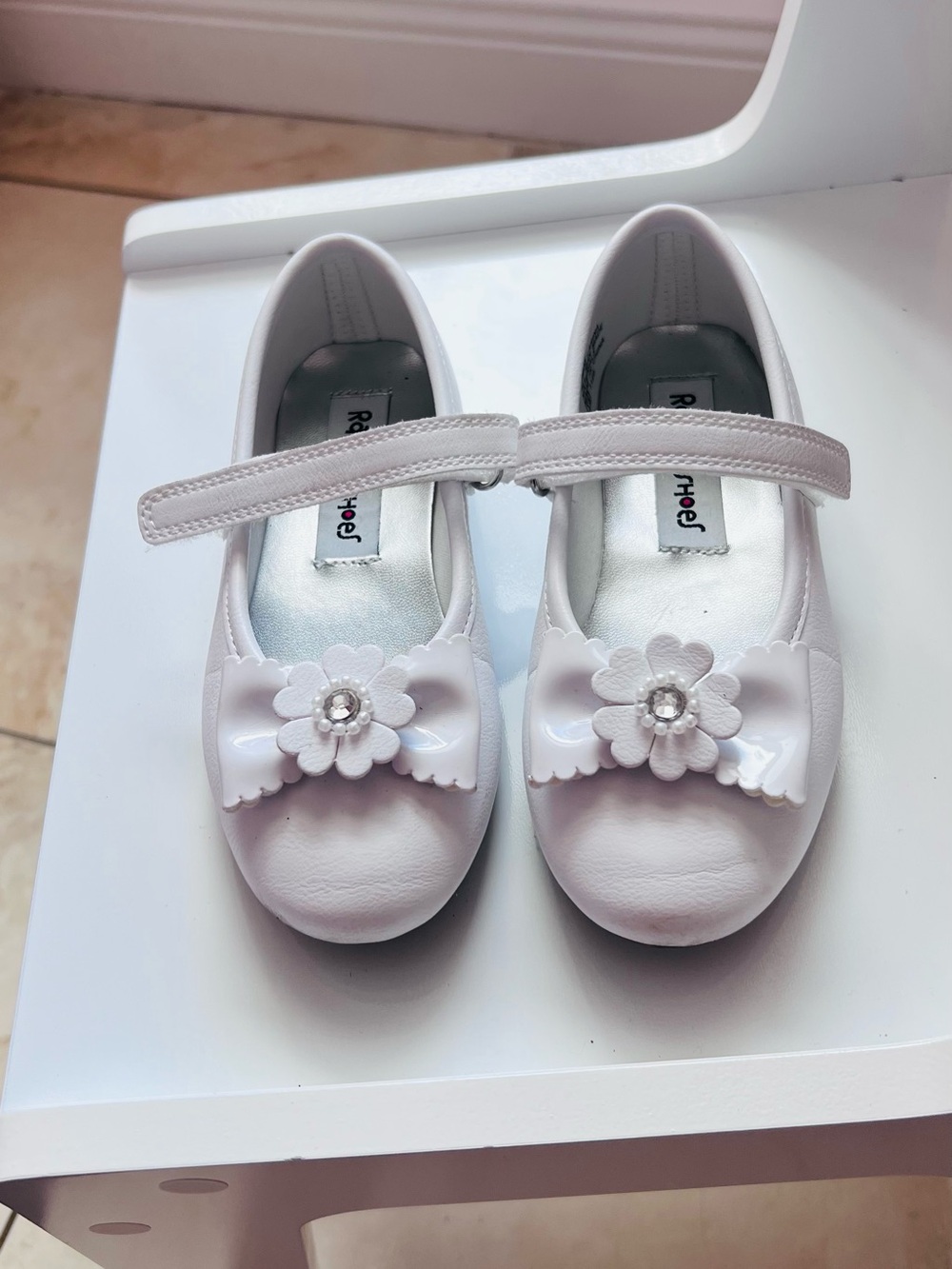 Rachel White Girls' Mary Jane Dress Shoes with Flower Accent